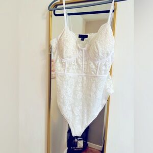 White body suit (lingerie)